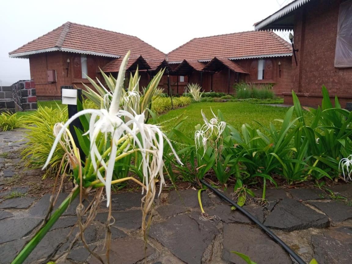 Umbartha Resort Naneghat Ghātghar Екстериор снимка
